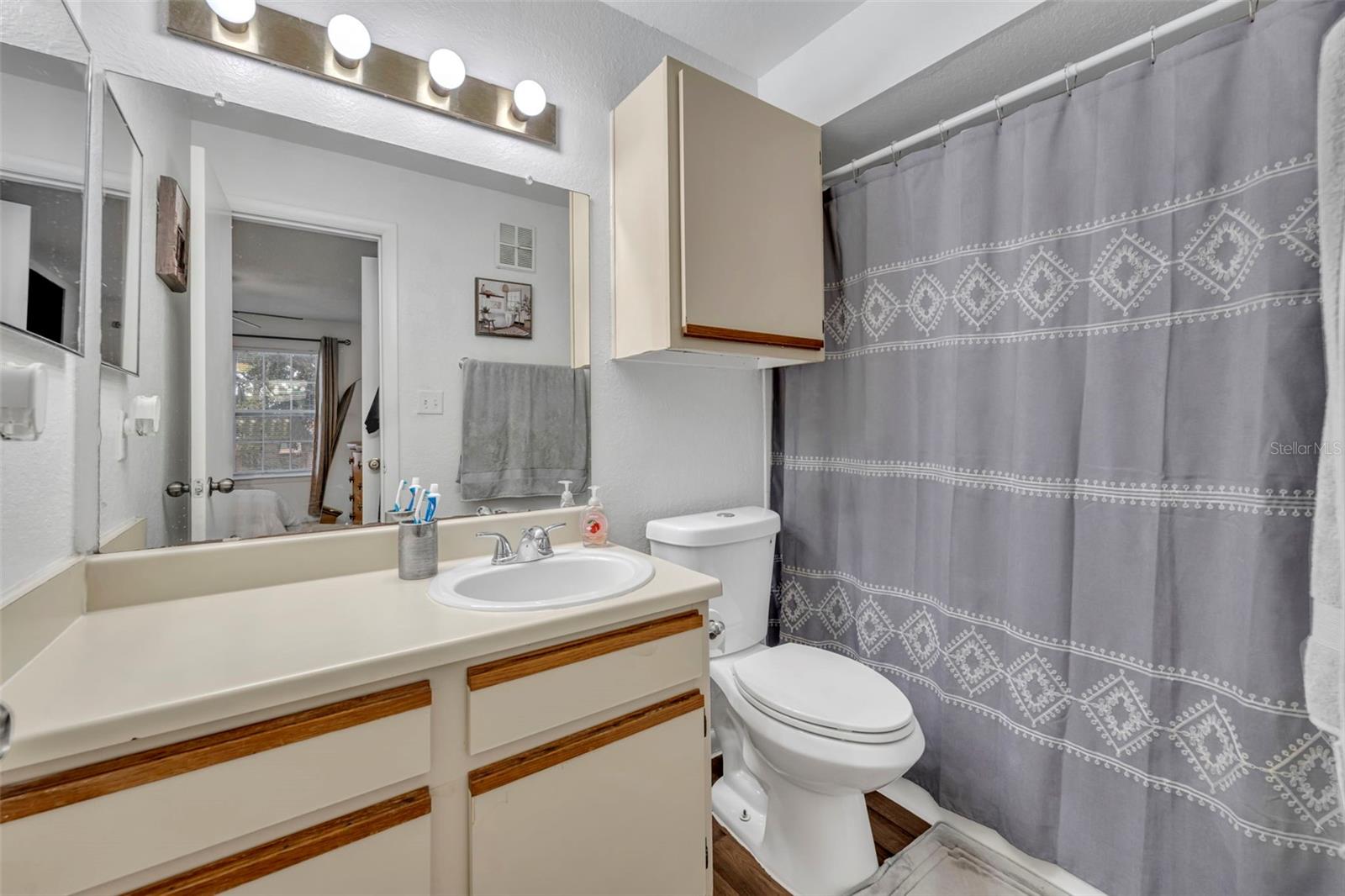 REGENCY GARDENS - Residential