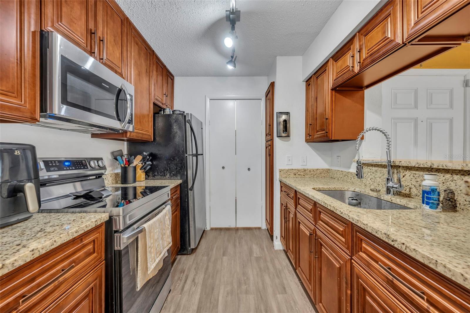 REGENCY GARDENS - Residential