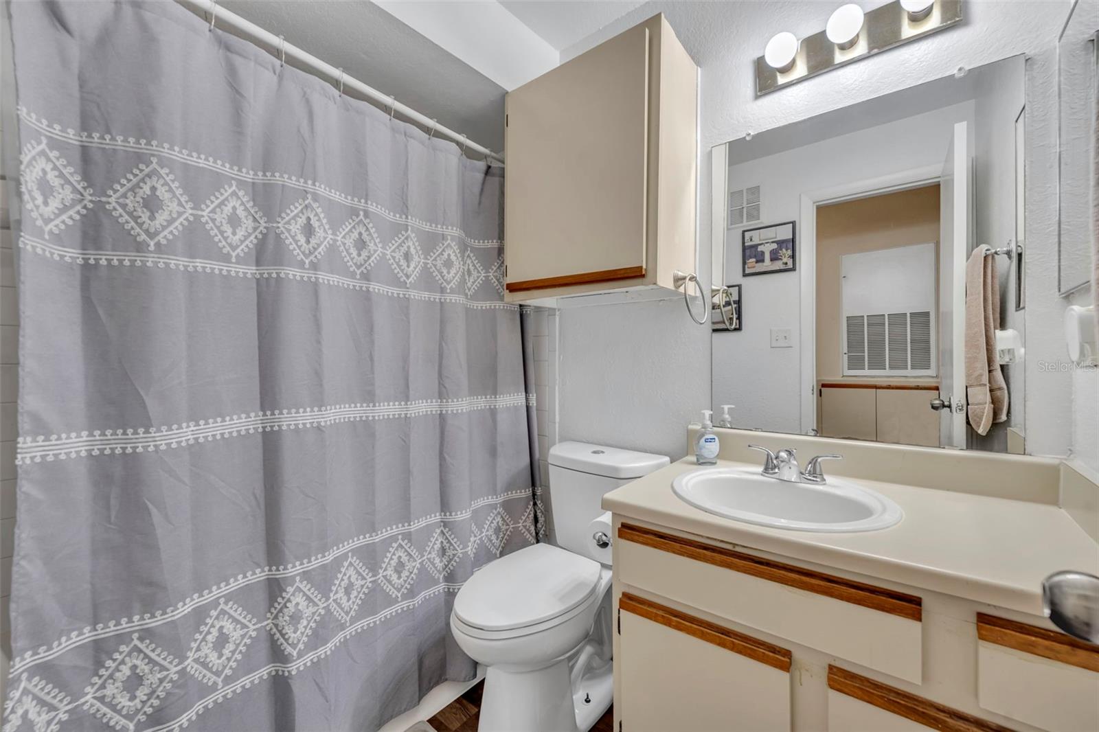 REGENCY GARDENS - Residential