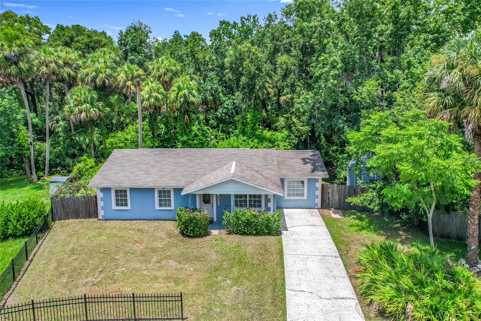 2906 N WILLOW DRIVE