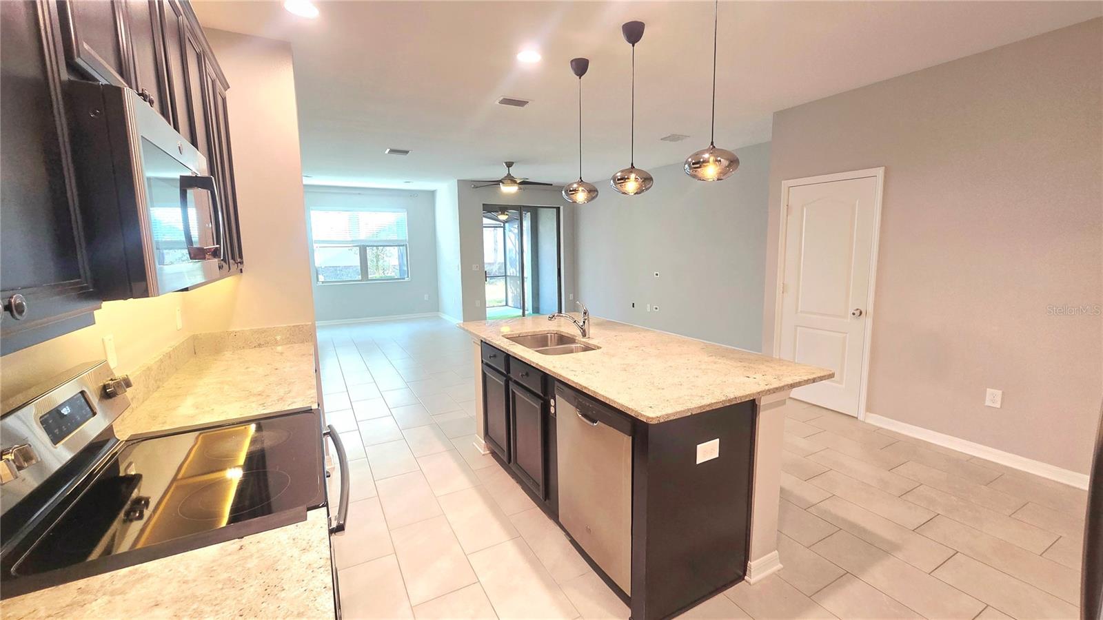 TOWNS/AVALON RDG - Residential Lease