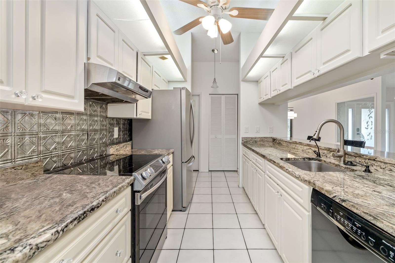 COUNTRY OAKS PH I - Residential Lease