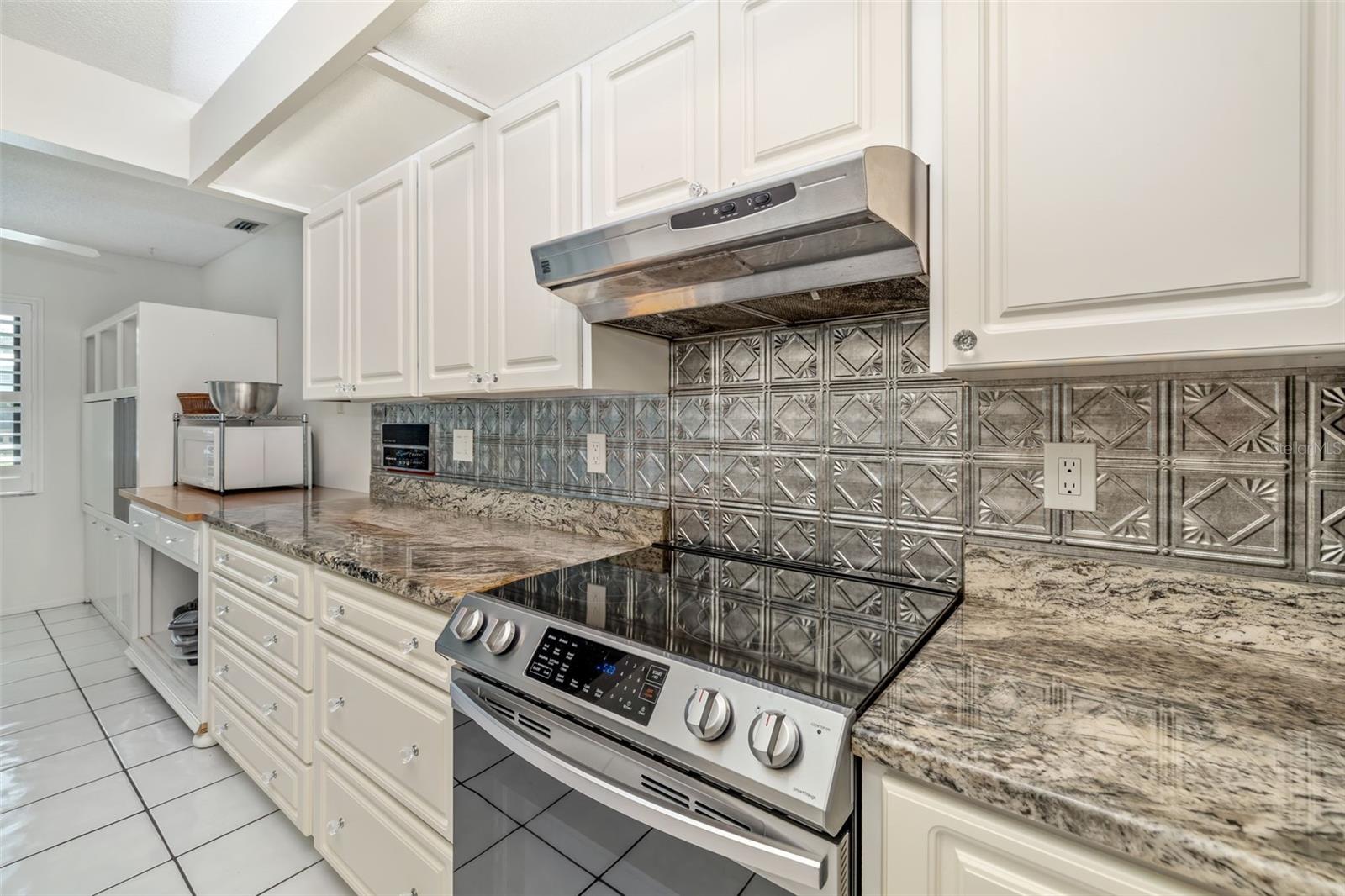 COUNTRY OAKS PH I - Residential Lease