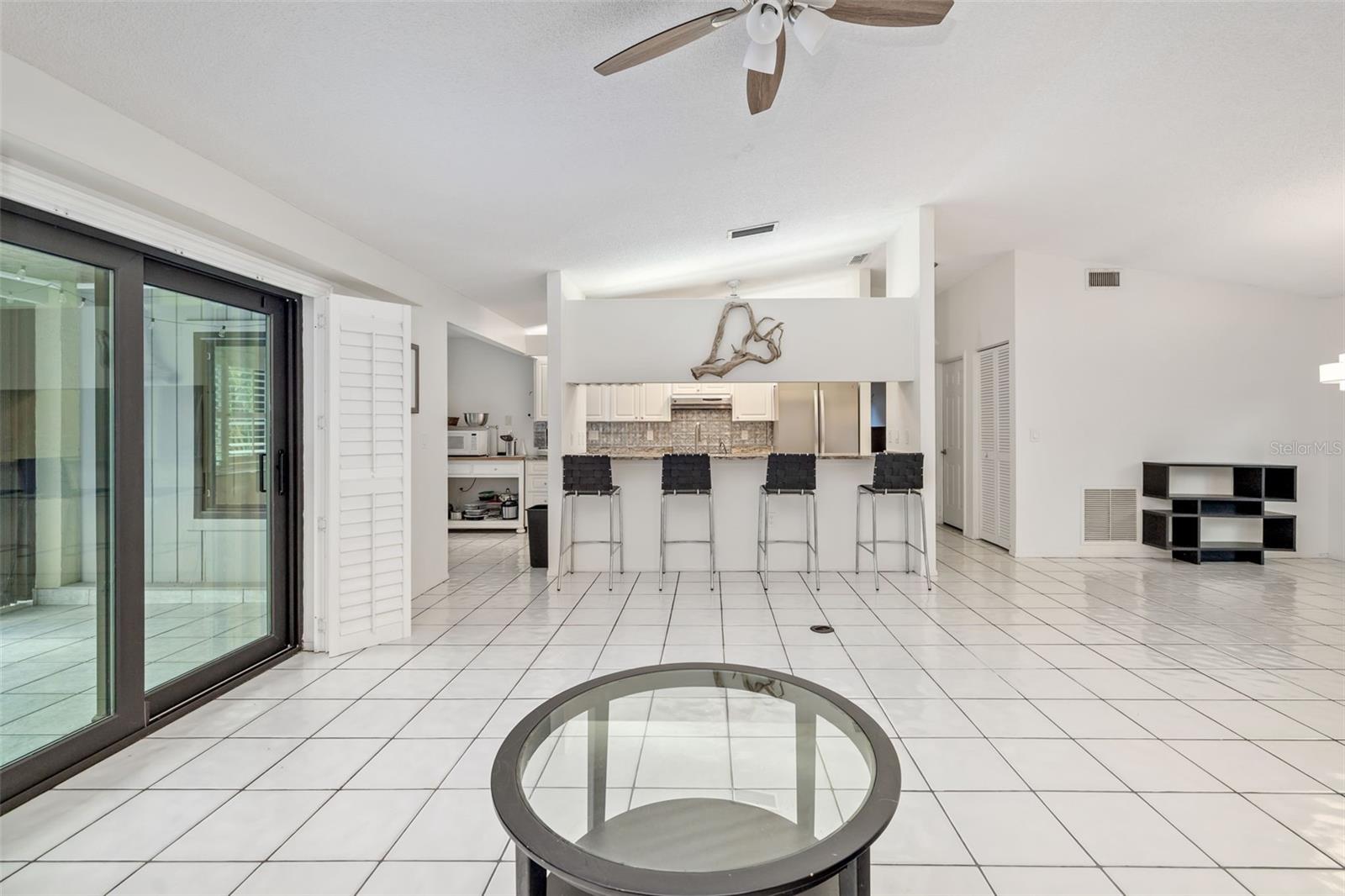 COUNTRY OAKS PH I - Residential Lease