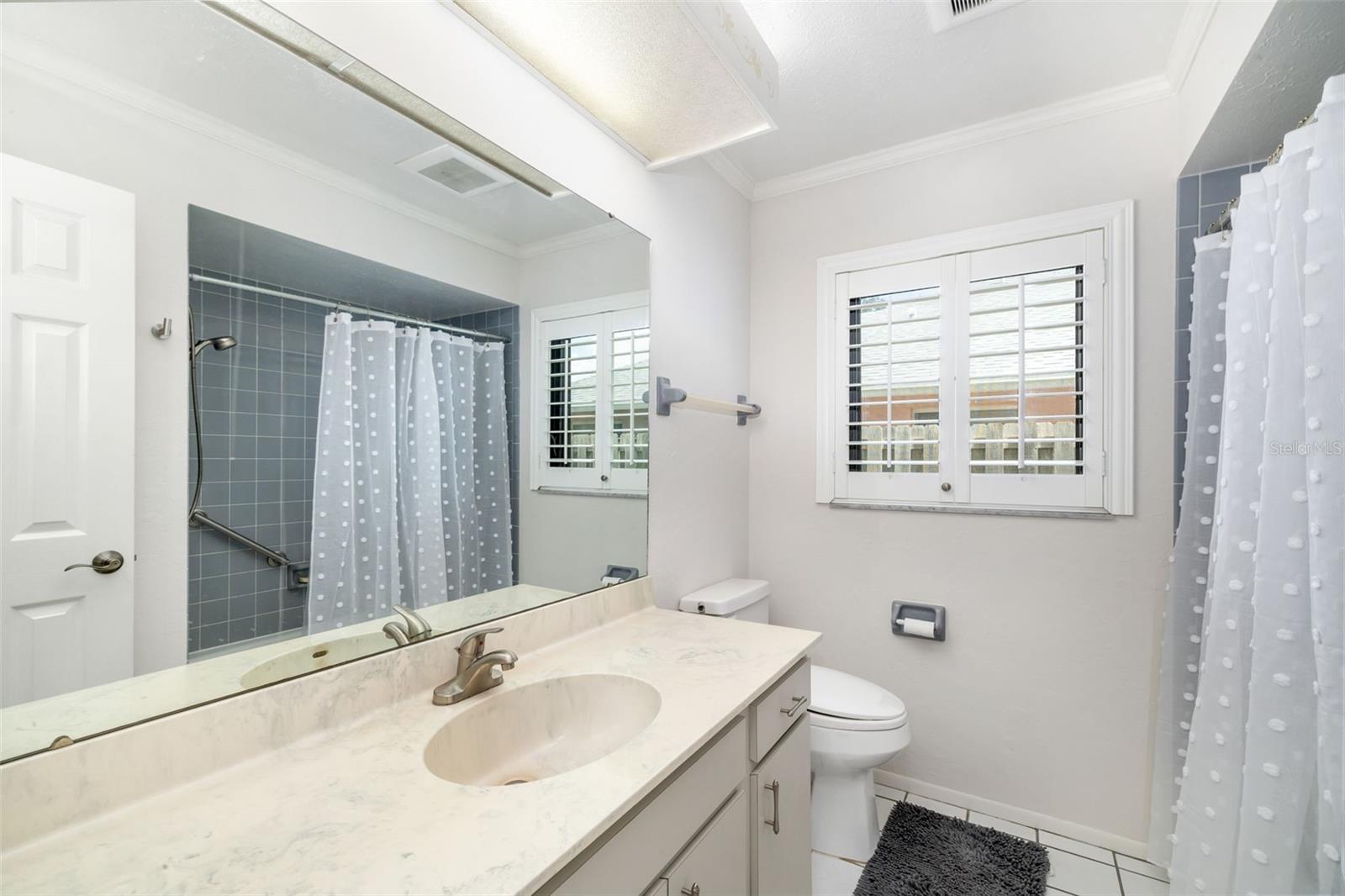 COUNTRY OAKS PH I - Residential Lease