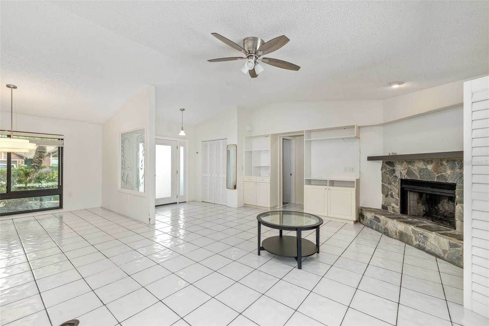 COUNTRY OAKS PH I - Residential Lease