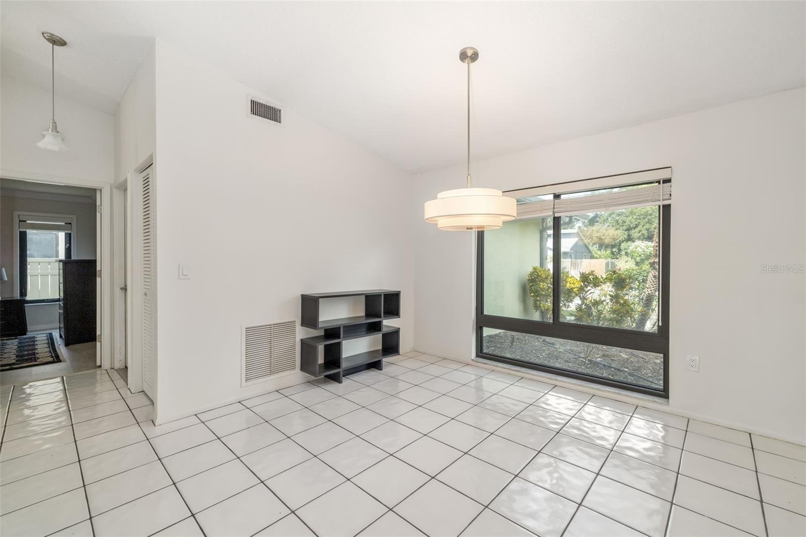 COUNTRY OAKS PH I - Residential Lease