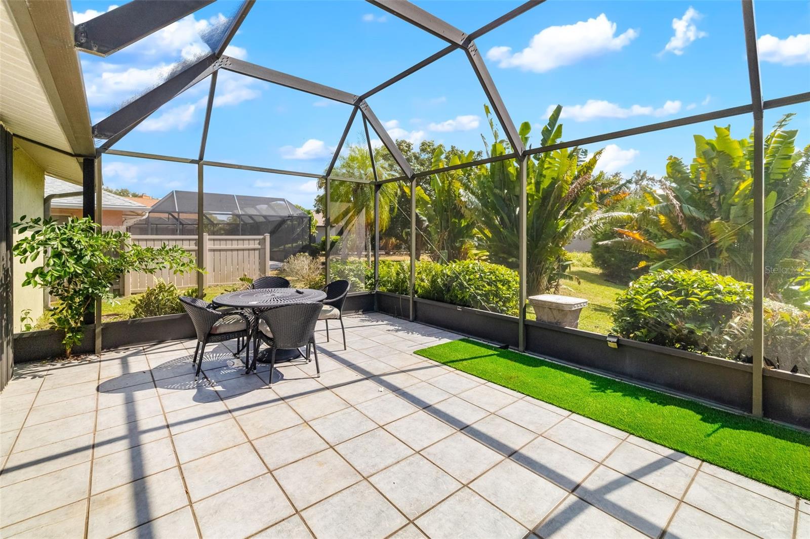 COUNTRY OAKS PH I - Residential Lease