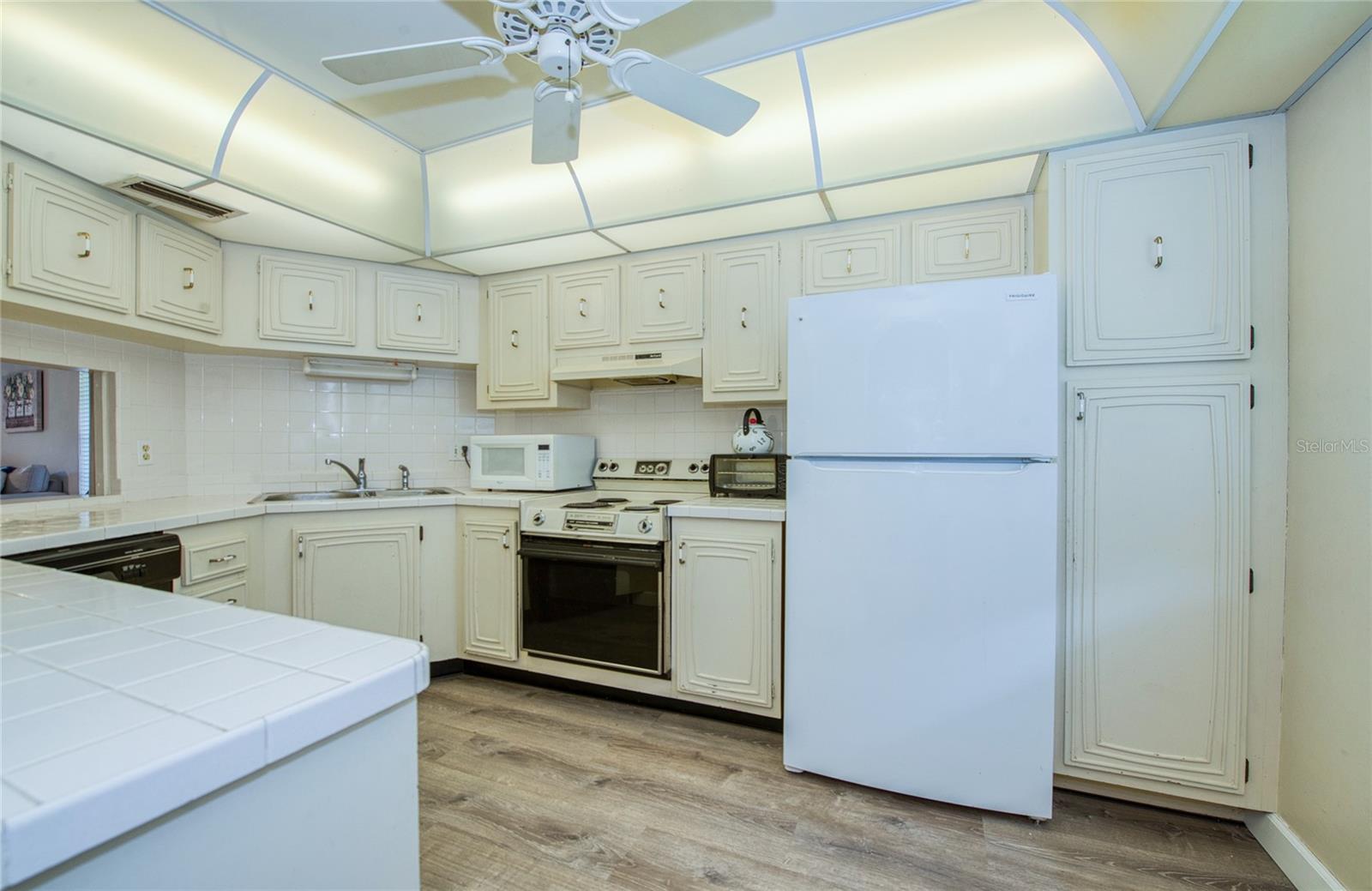 2206 CORDOVA GREEN 2206