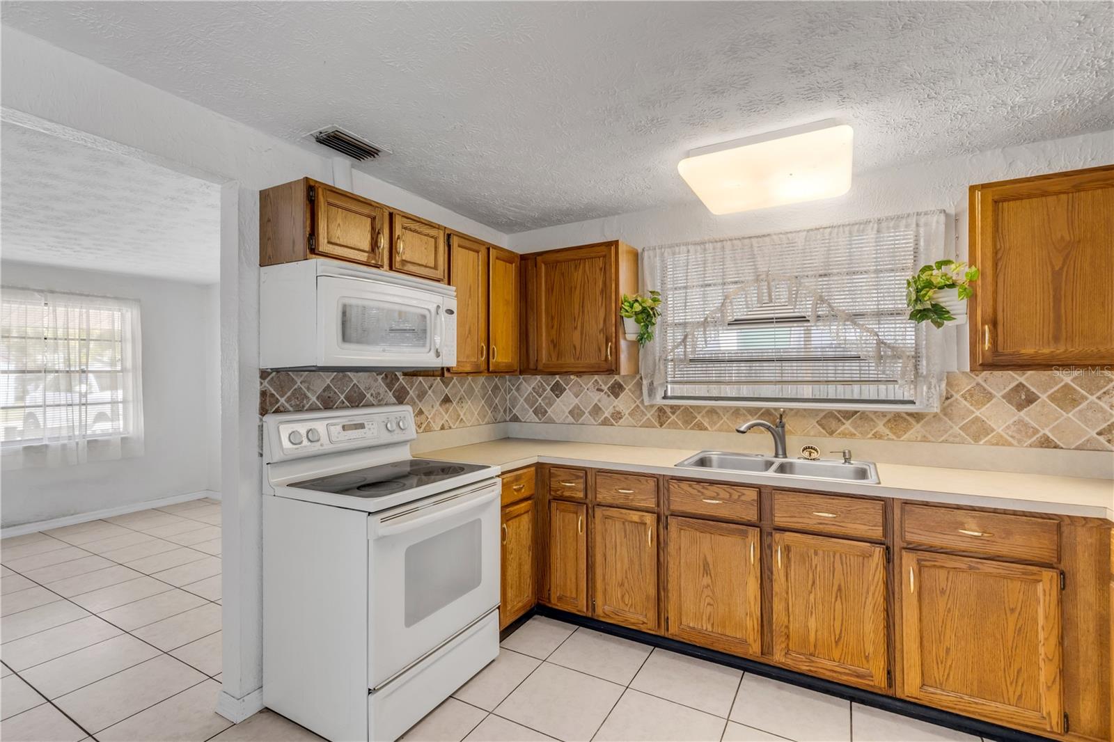 FULLER & SETTLE ALVAREZ GRANT - Residential