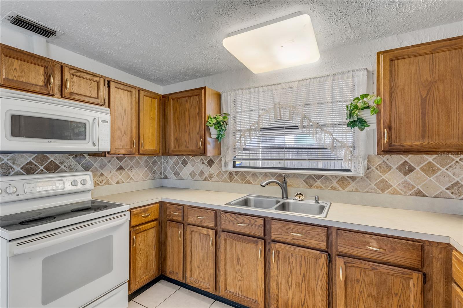 FULLER & SETTLE ALVAREZ GRANT - Residential