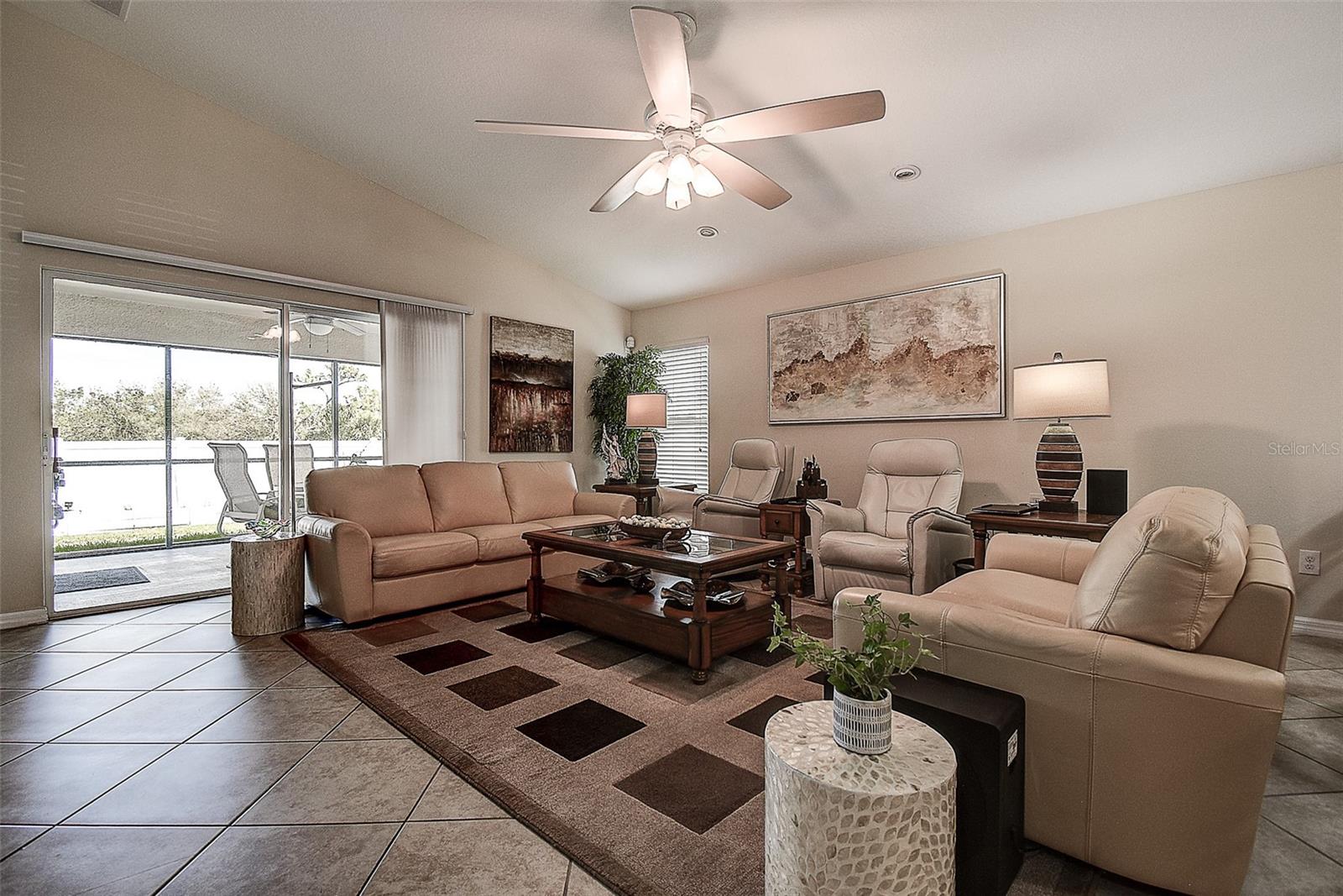 BRIAR OAKS VILLAGE 01 - Residential