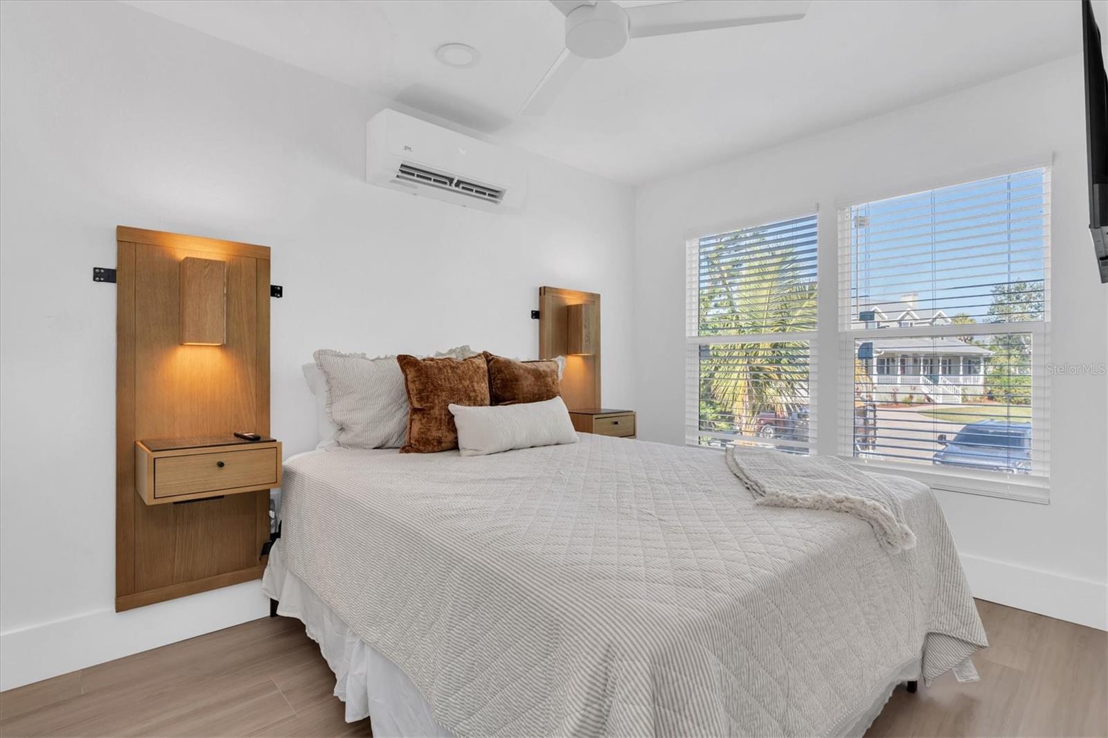 CONQUISTADOR BAYSIDE - Residential