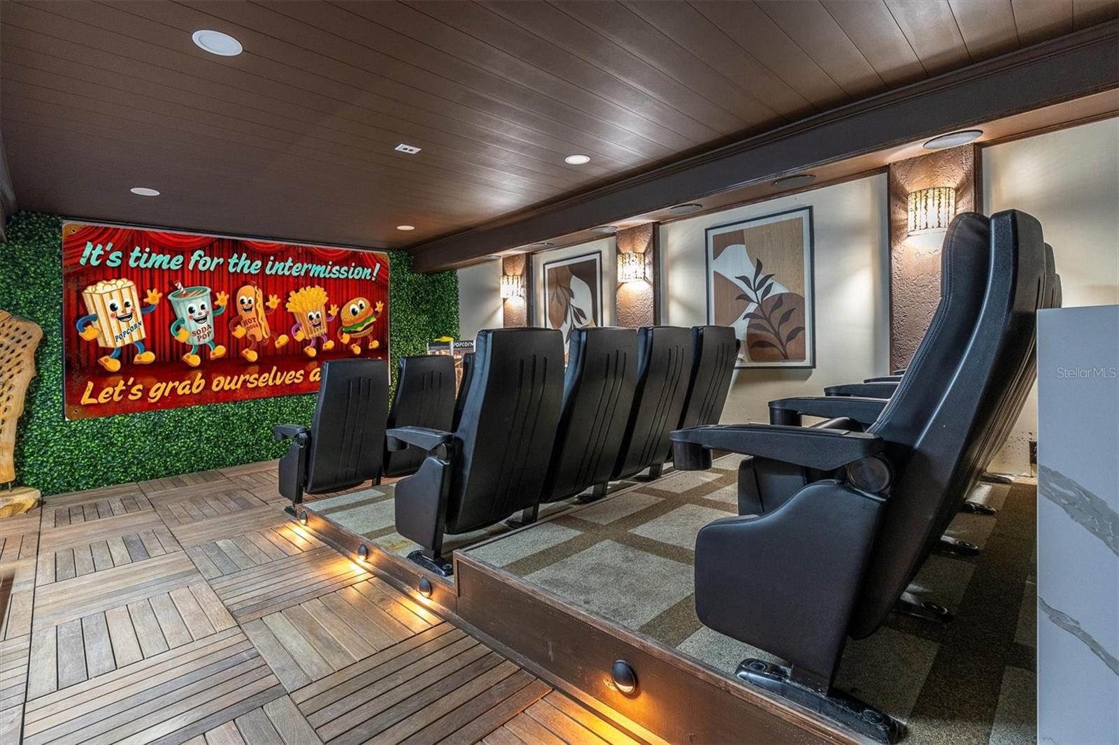 CONQUISTADOR BAYSIDE - Residential