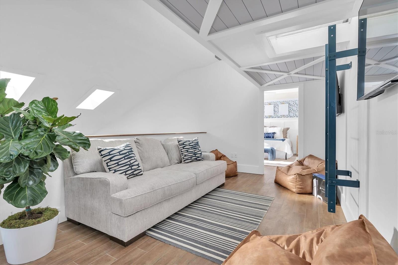 CONQUISTADOR BAYSIDE - Residential