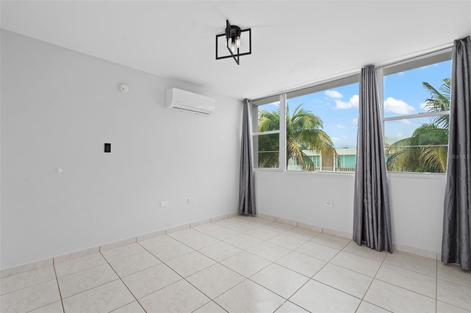 URB PASEO LAS OLAS, DORADO - Residential