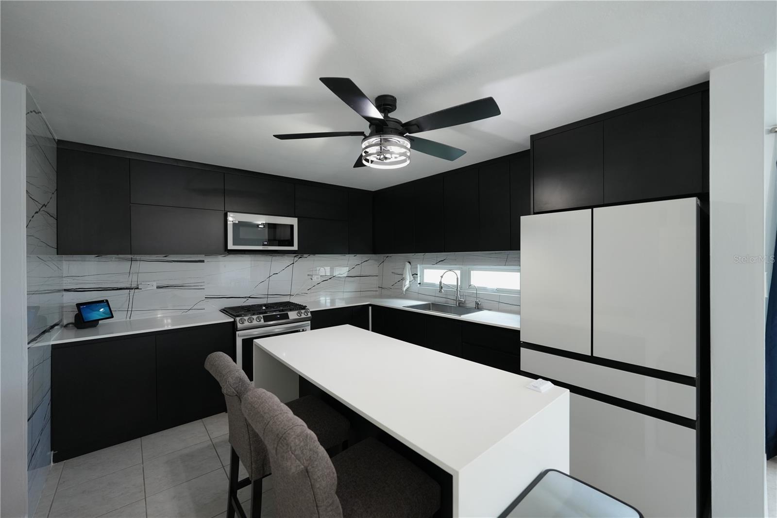 URB PASEO LAS OLAS, DORADO - Residential