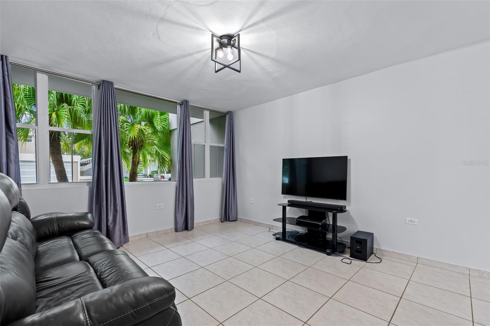 URB PASEO LAS OLAS, DORADO - Residential