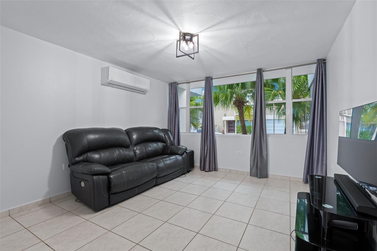 URB PASEO LAS OLAS, DORADO - Residential