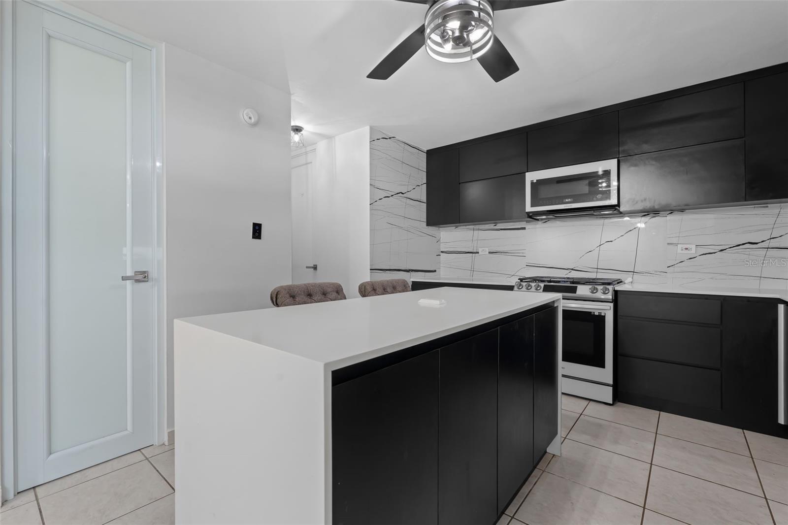 URB PASEO LAS OLAS, DORADO - Residential