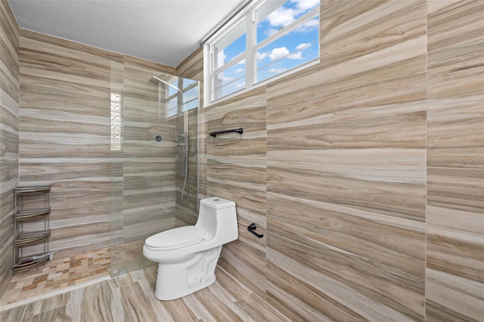 URB PASEO LAS OLAS, DORADO - Residential