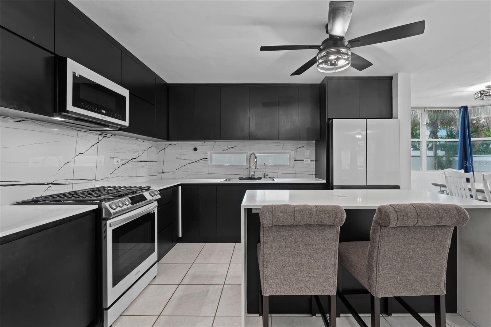 URB PASEO LAS OLAS, DORADO - Residential
