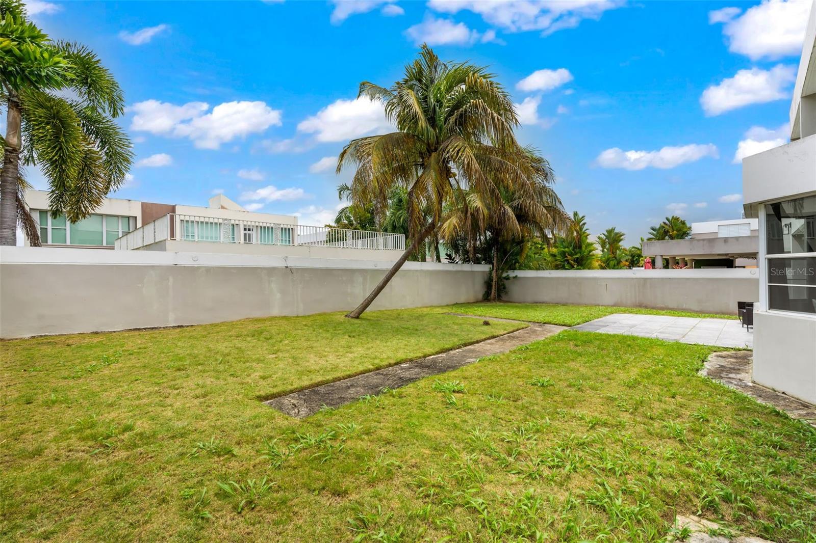 URB PASEO LAS OLAS, DORADO - Residential