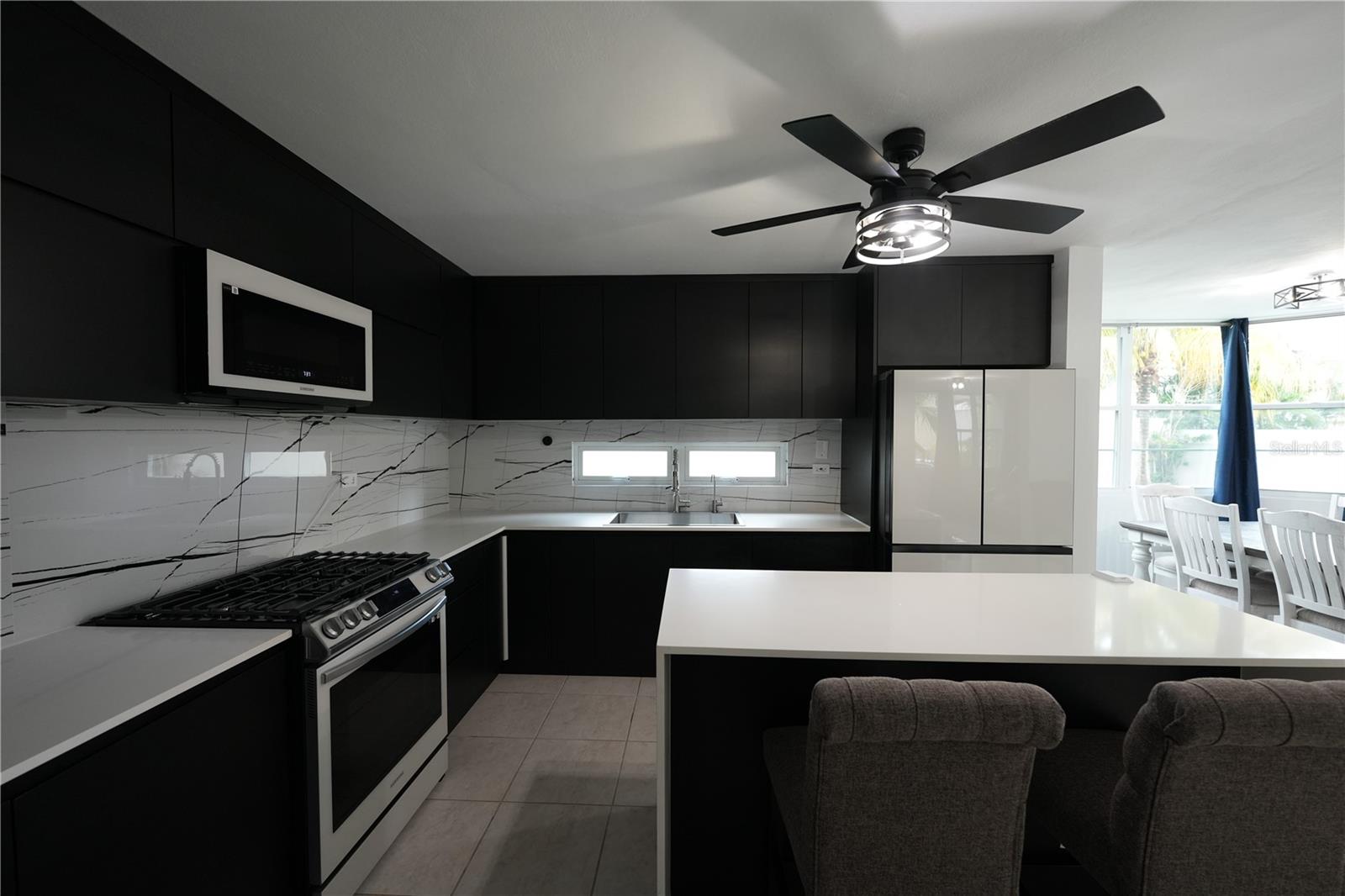 URB PASEO LAS OLAS, DORADO - Residential