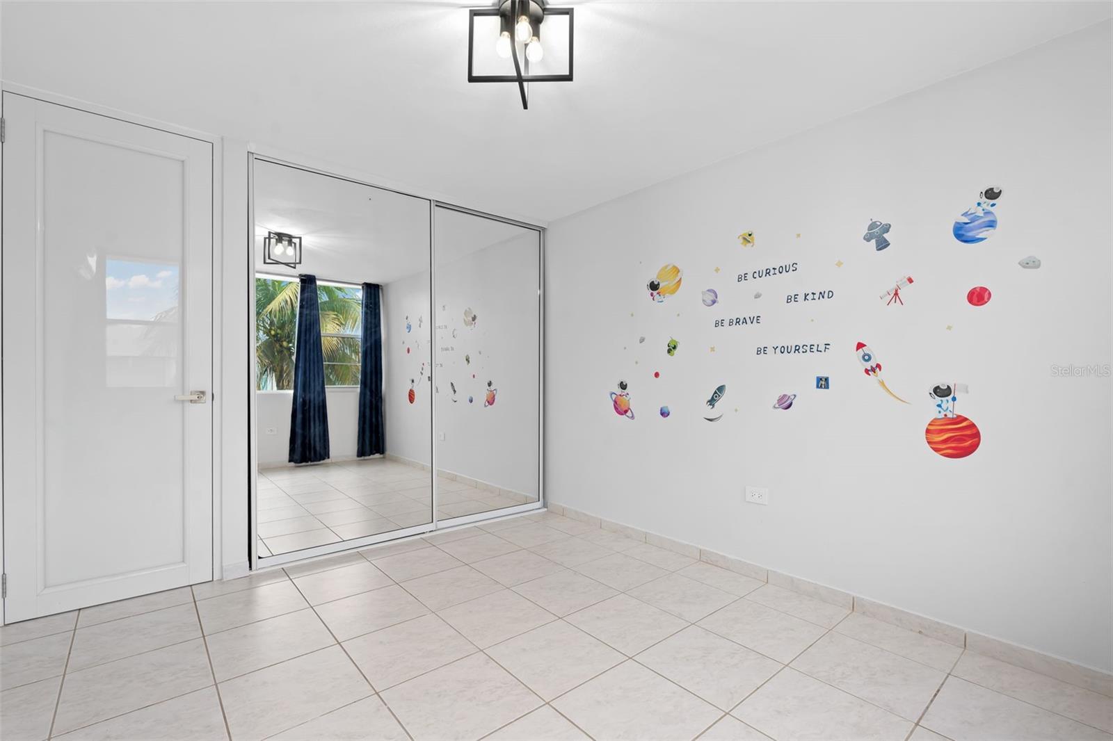 URB PASEO LAS OLAS, DORADO - Residential