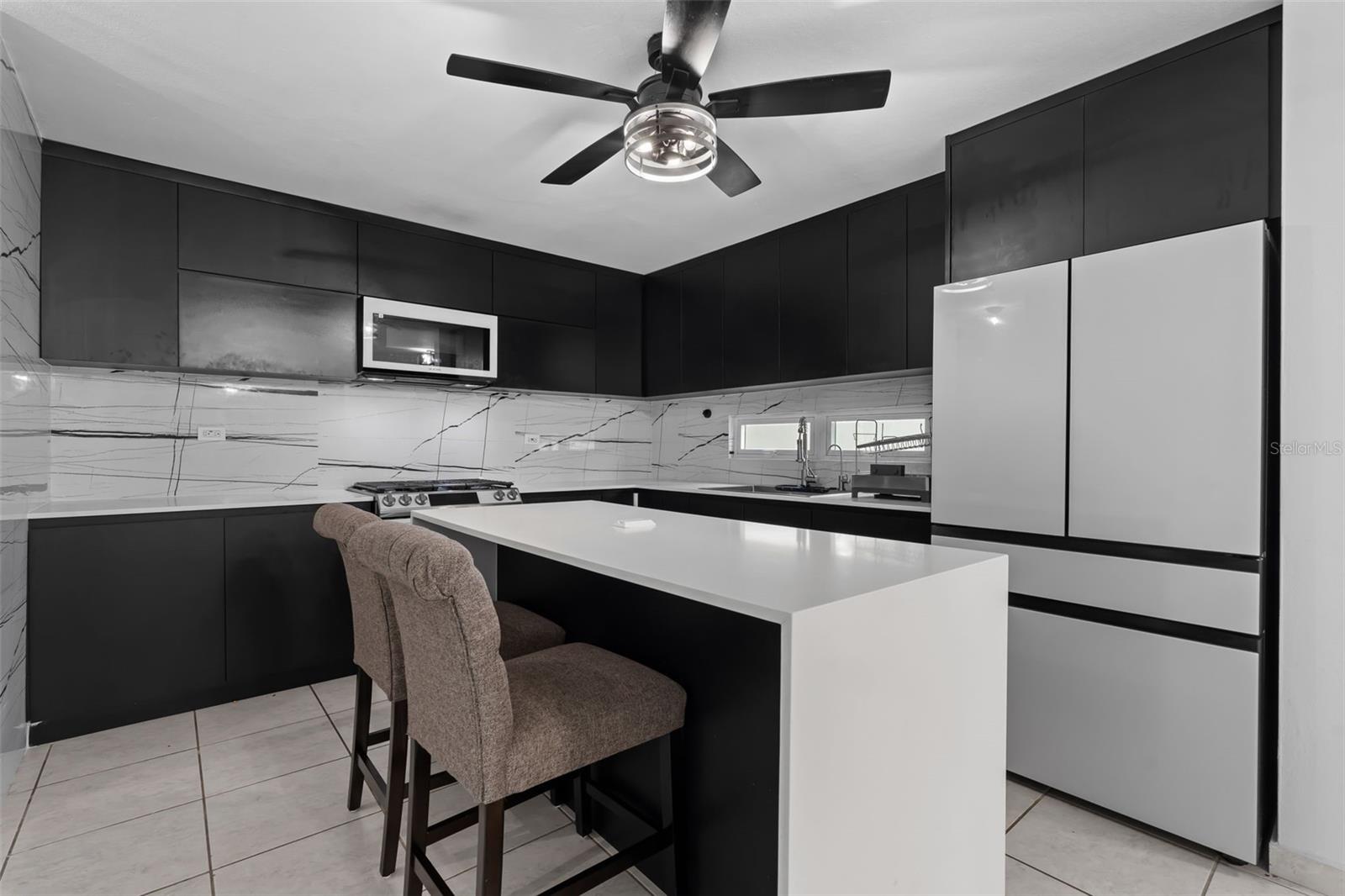 URB PASEO LAS OLAS, DORADO - Residential