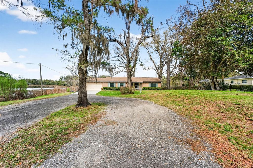Photo of 16330 Hanna Road, Lutz, FL 33549 (MLS # TB8483225)