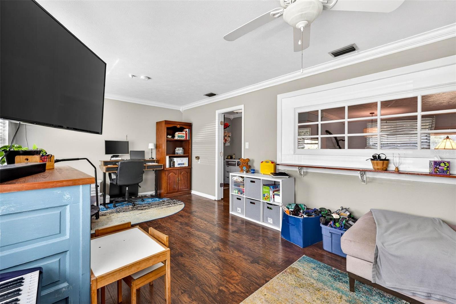 HOUNDS HOLLOW - Residential