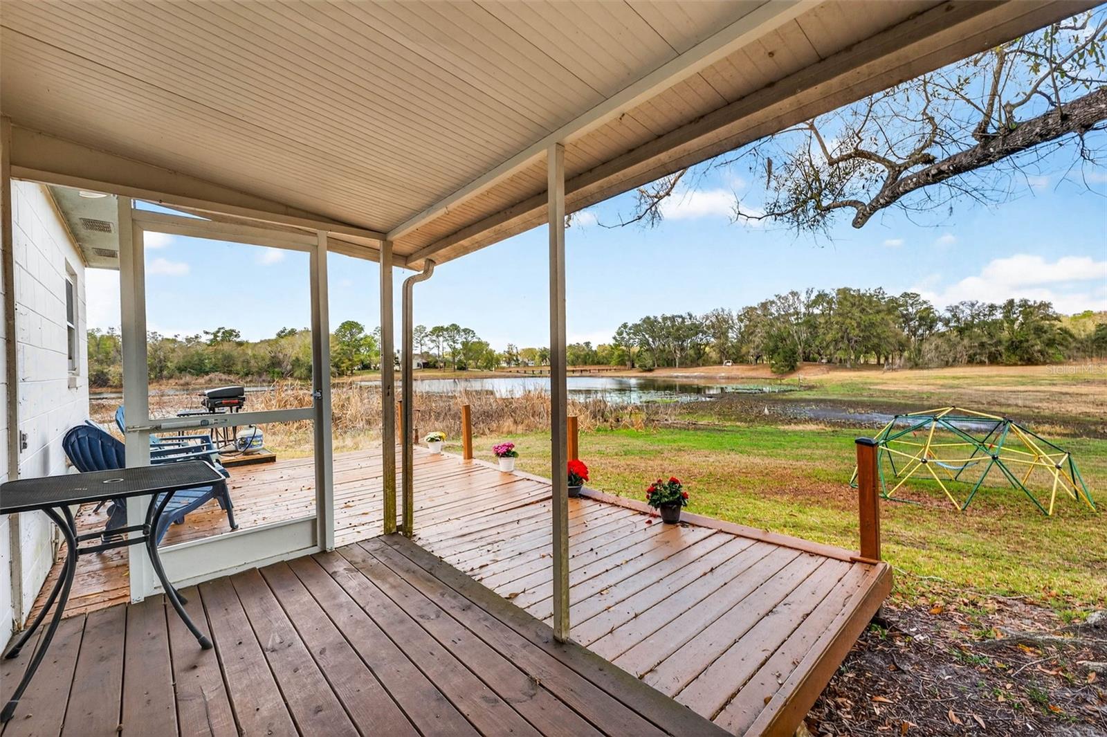 HOUNDS HOLLOW - Residential