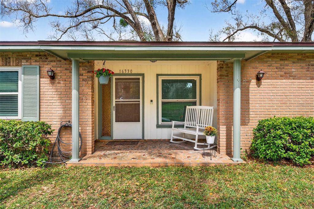 Photo of 16330 Hanna Road, Lutz, FL 33549 (MLS # TB8483225)