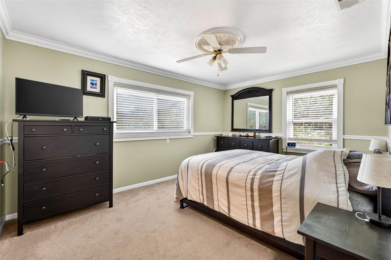 HOUNDS HOLLOW - Residential