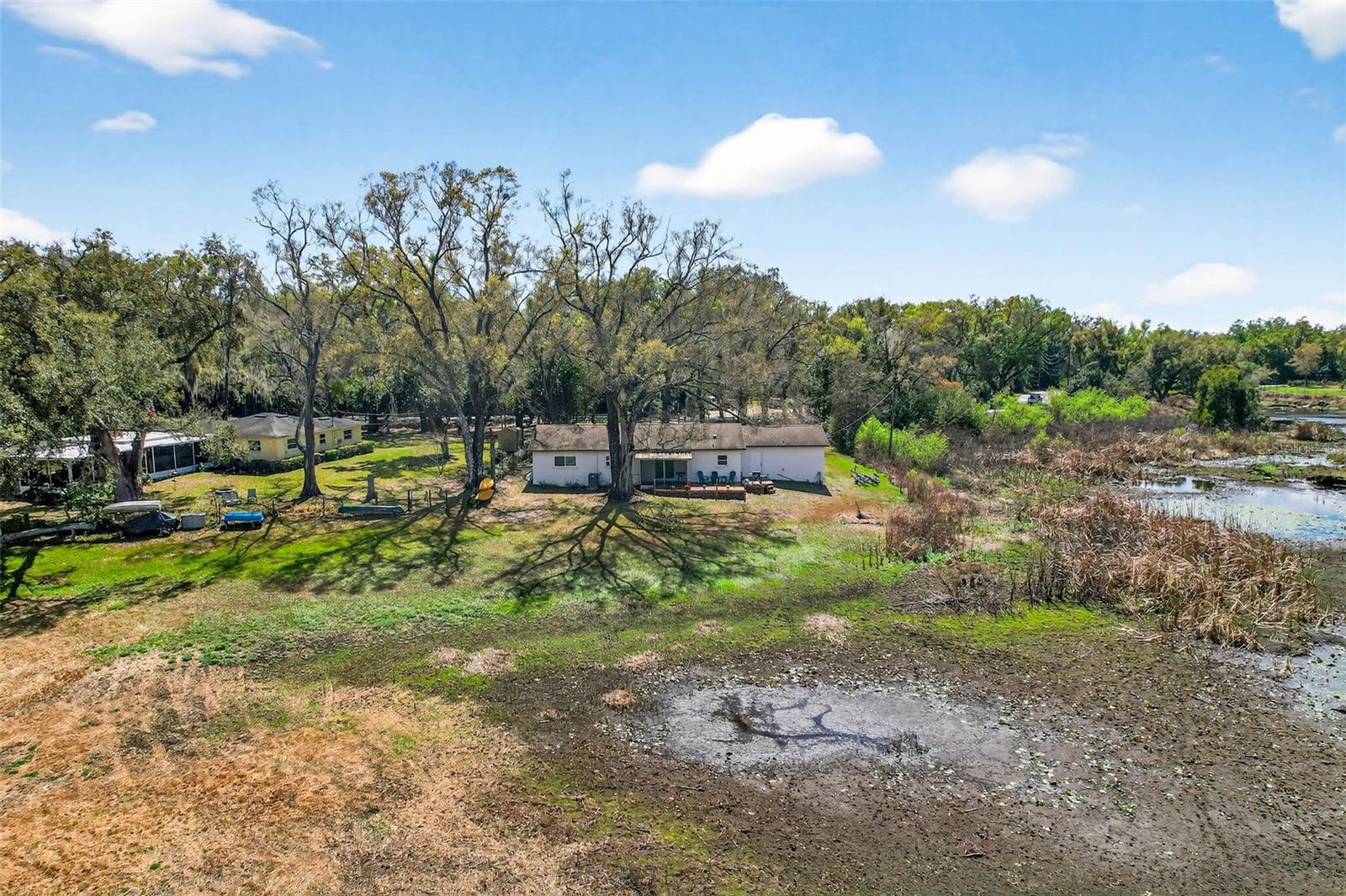 HOUNDS HOLLOW - Residential