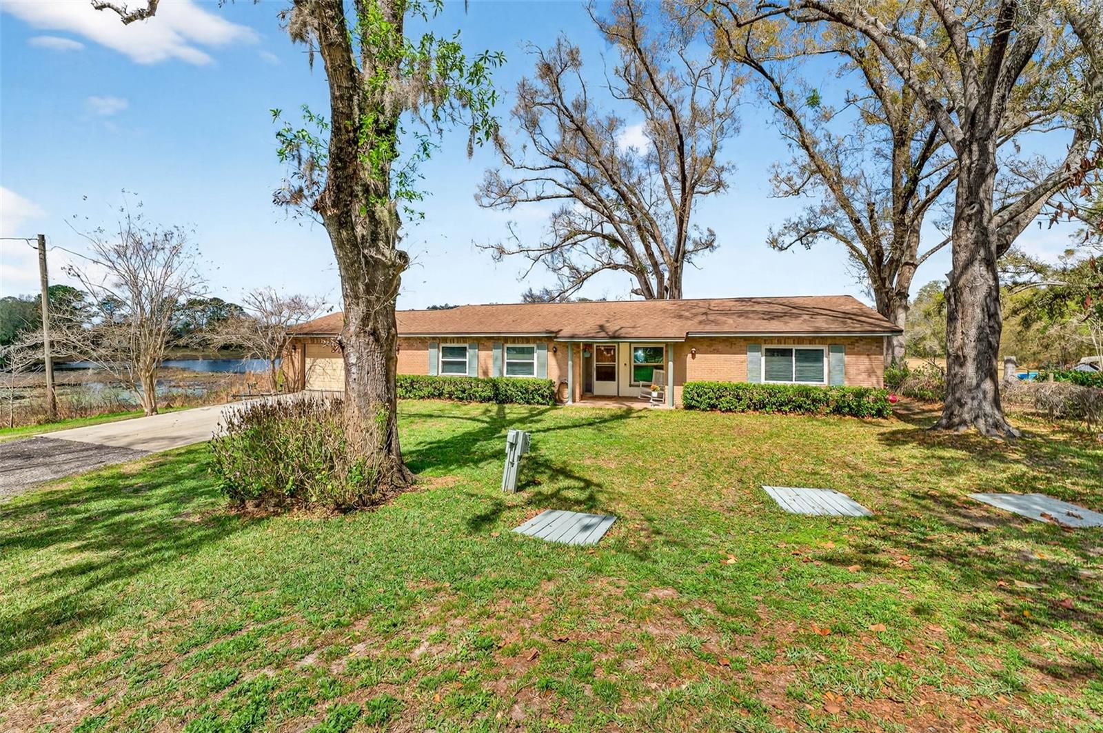 HOUNDS HOLLOW - Residential