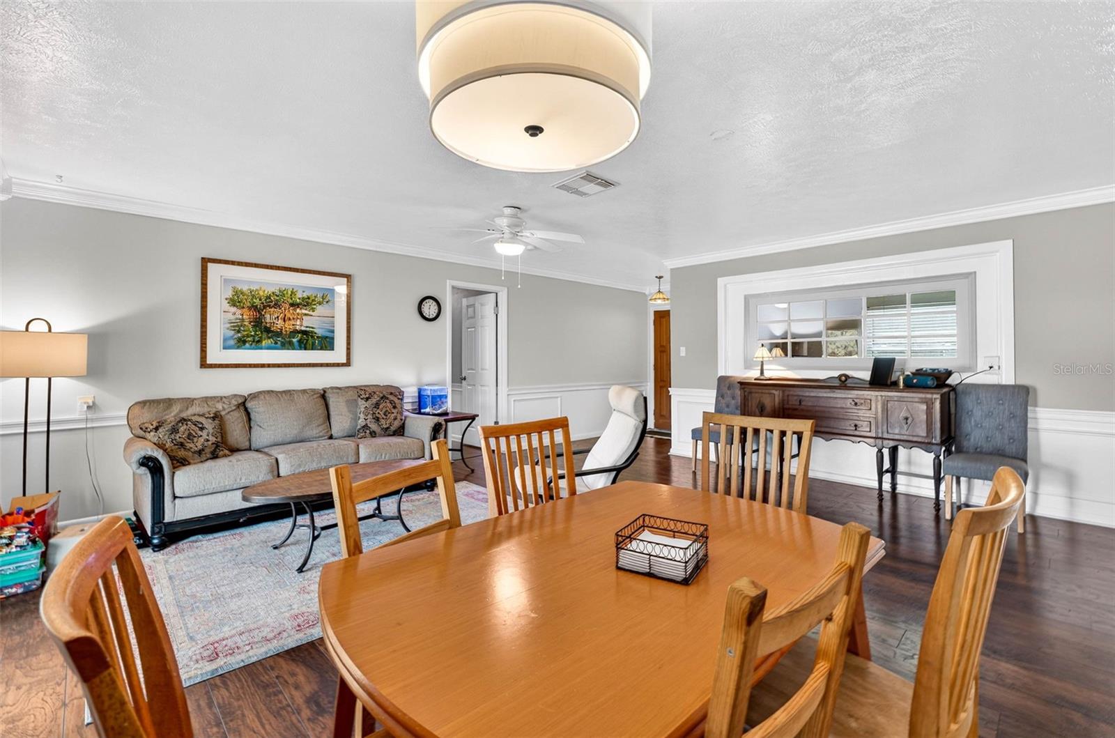 HOUNDS HOLLOW - Residential