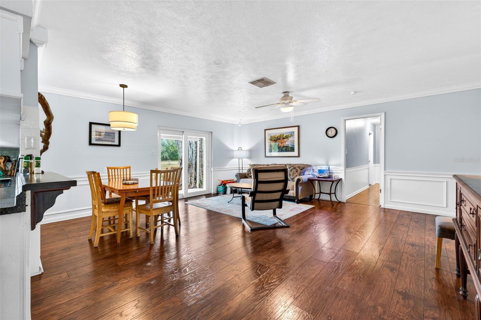 HOUNDS HOLLOW - Residential