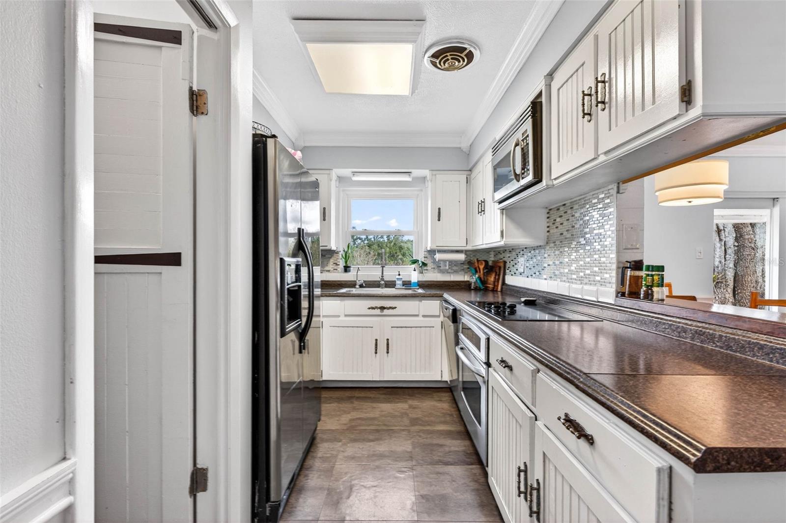 HOUNDS HOLLOW - Residential