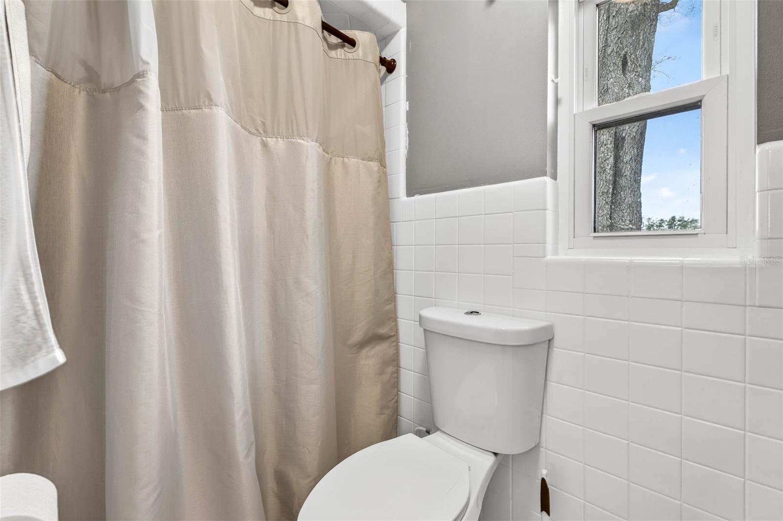 HOUNDS HOLLOW - Residential