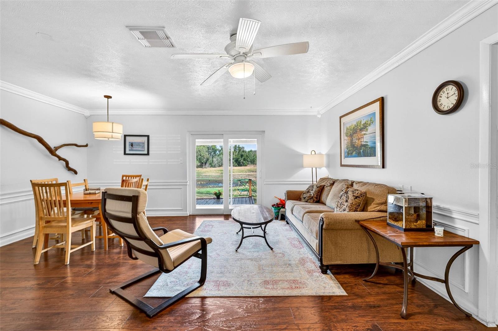 HOUNDS HOLLOW - Residential