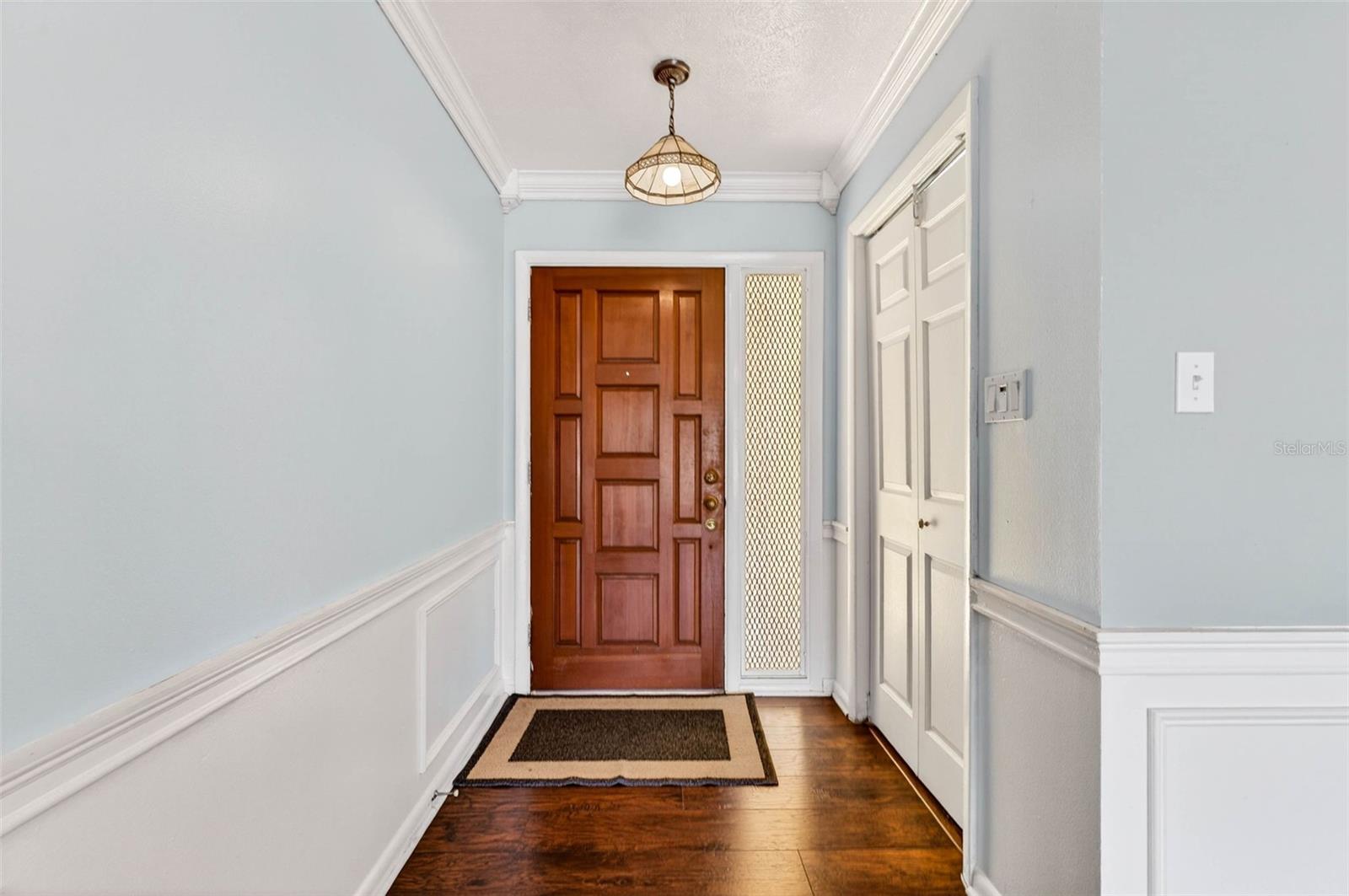 HOUNDS HOLLOW - Residential