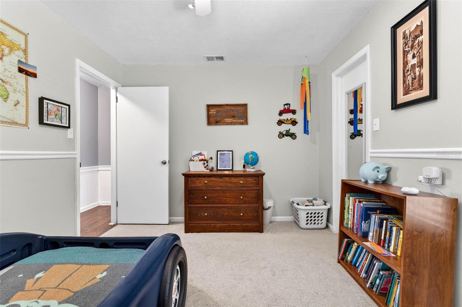 HOUNDS HOLLOW - Residential