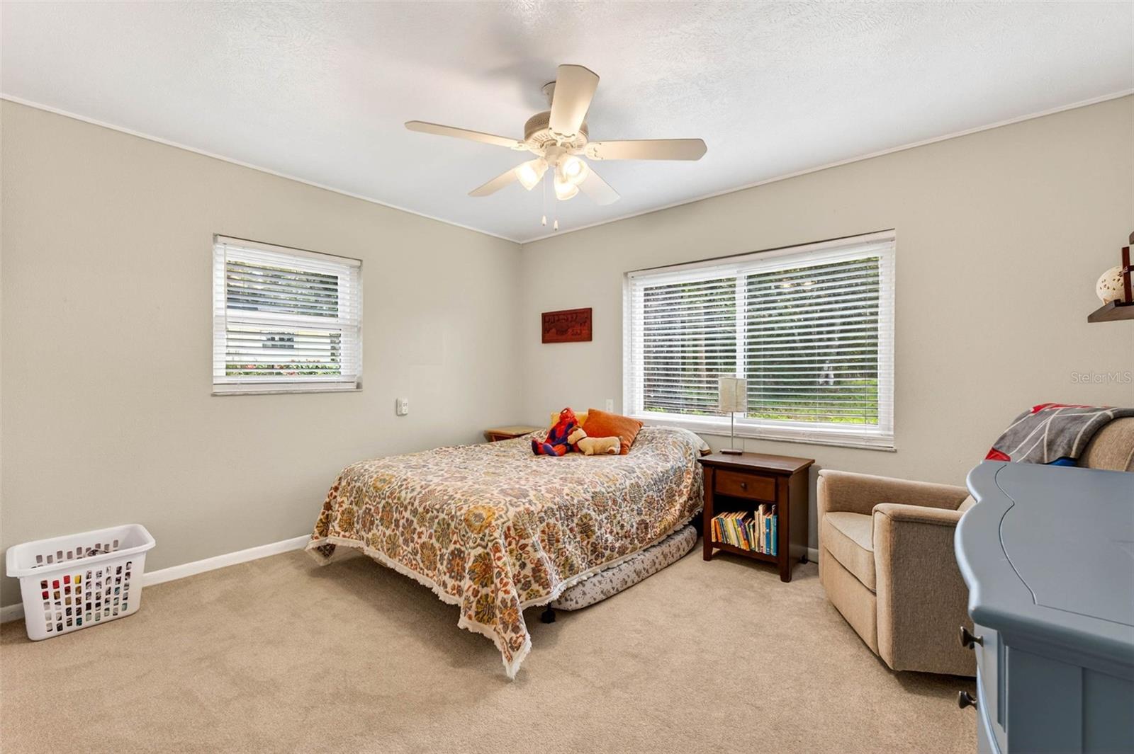 HOUNDS HOLLOW - Residential