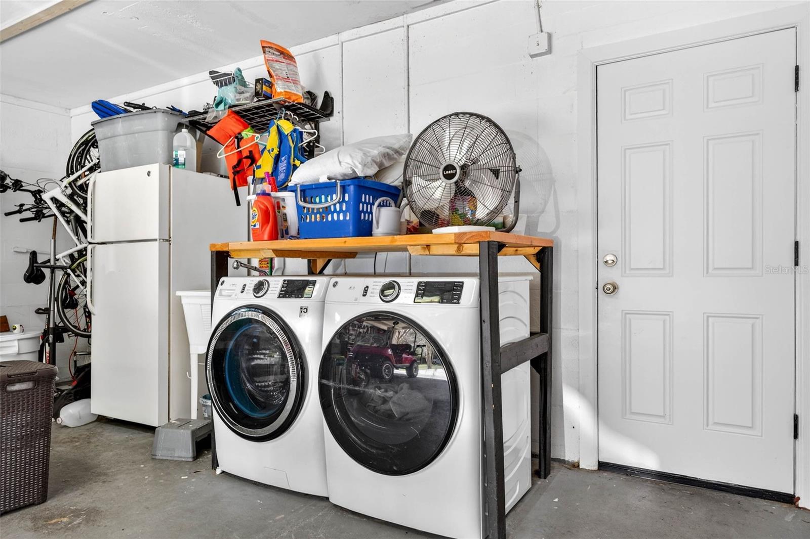 HOUNDS HOLLOW - Residential