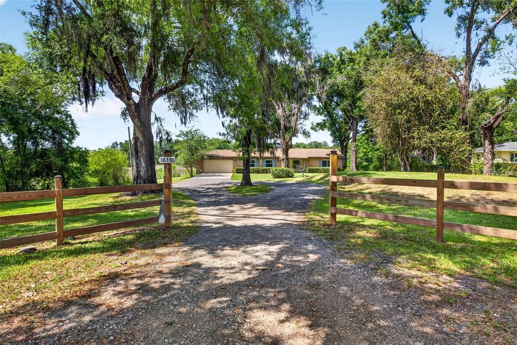 Photo of 16330 Hanna Road, Lutz, FL 33549 (MLS # TB8483225)