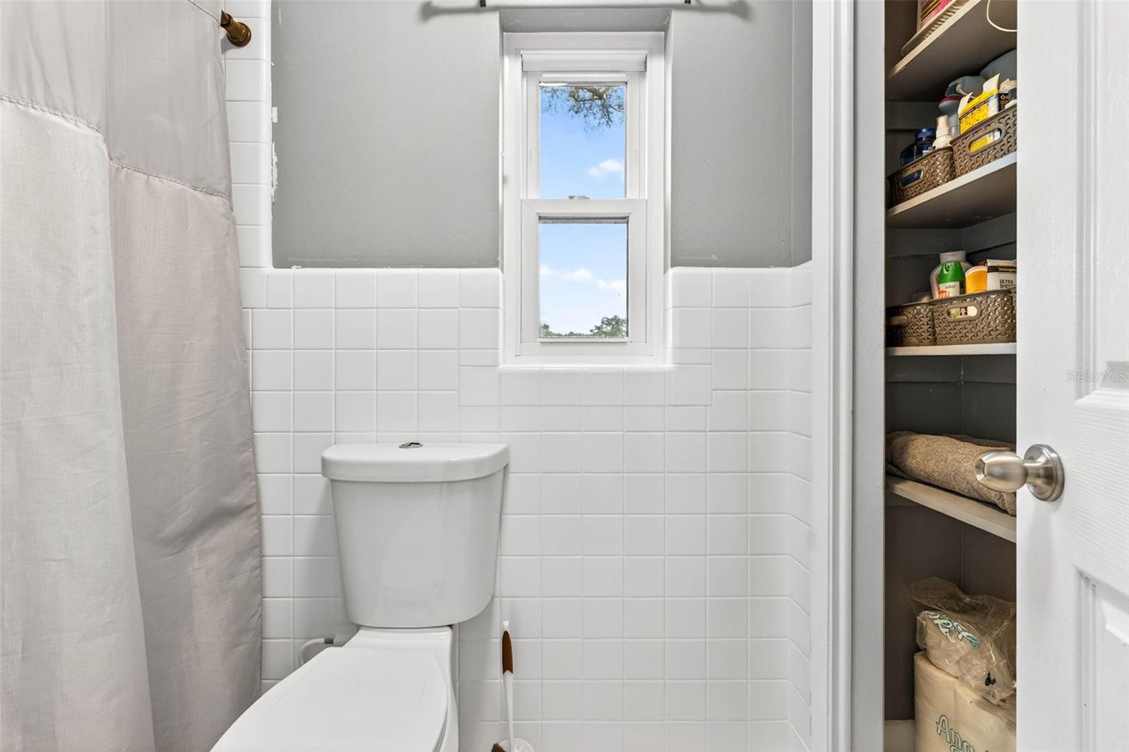 HOUNDS HOLLOW - Residential