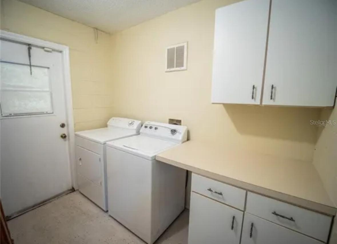 SANDPOINT AT MEADOW WOODS - Residential Lease