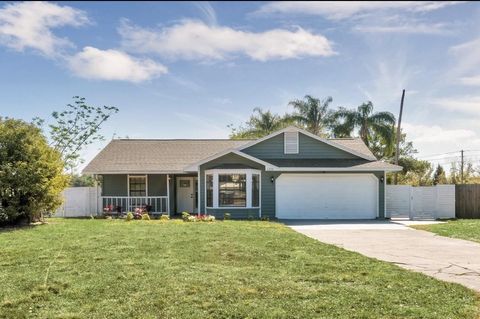 Photo of 1236 Lamplighter Way, Orlando, FL 32818 (MLS # O6387079)